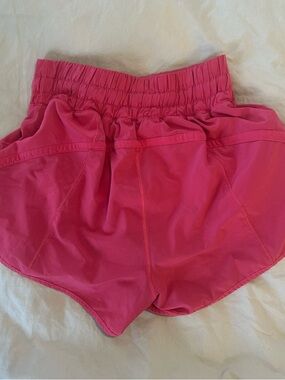 lululemon athletica Hotty hot Pink Elastic-Waist Running Shorts size 4
